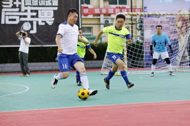 周琦8板3帽首钢逆转广州 邹阳20+10福建负青岛