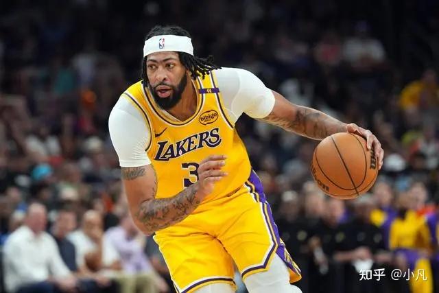 哈登关键三分快船险胜灰熊 76人力克骑士